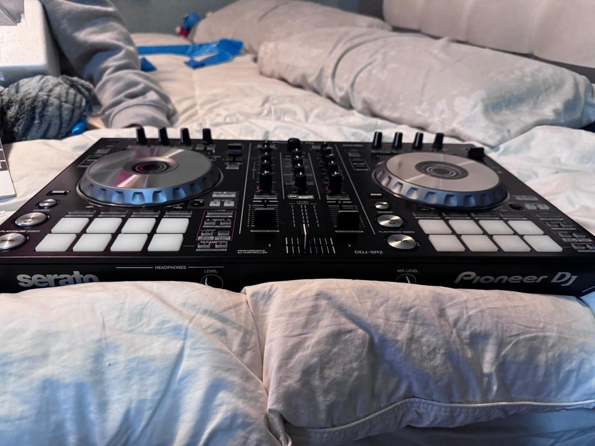 Pioneer DDJ-SR2