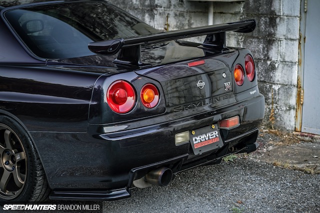 スカイラインR34 GTR BNR34 Vスペック用クロスバー NISSAN R34 GT-R VSPEC2 ニュル オールカーボン！NISMOフル装備のヤバ