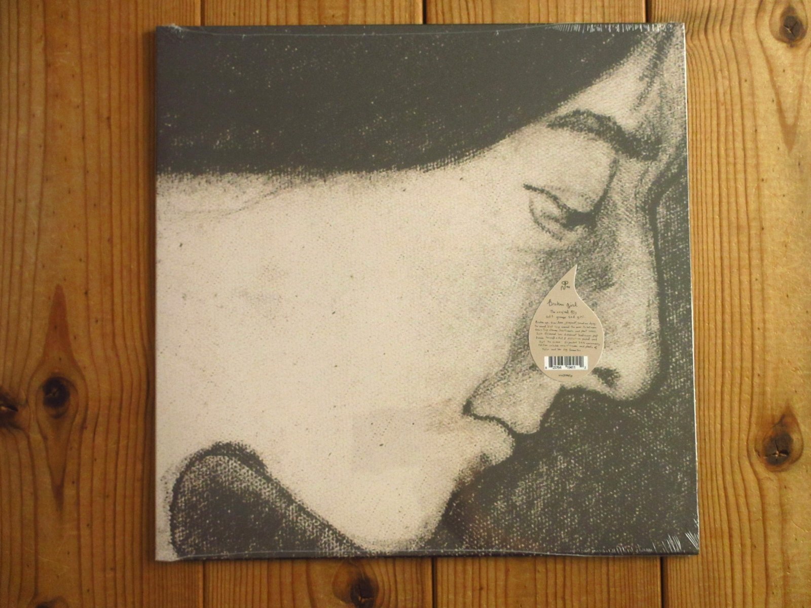 1996年デビュー作がボートラ追加でLPリイシュー！□Julie Doiron