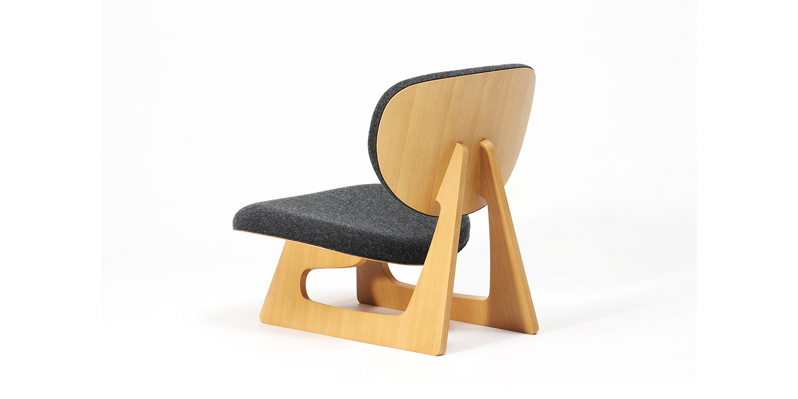 天童木工 低座イス エヌシー/チャコールグレー | D&DEPARTMENT