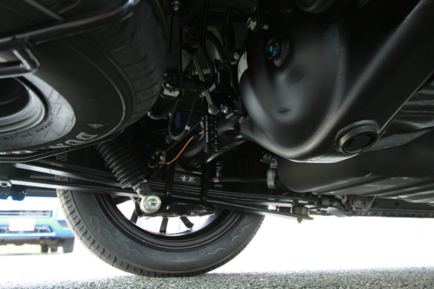 ハイエース1インチローダウンでカッコよくまとめる！玄武ブロック