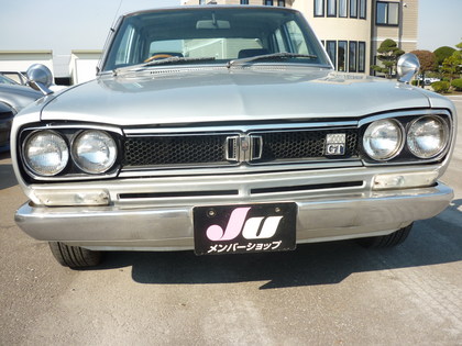 旧車 GC10後期 箱スカ（ハコスカ） グリル・リヤガーニッシュ取り付け