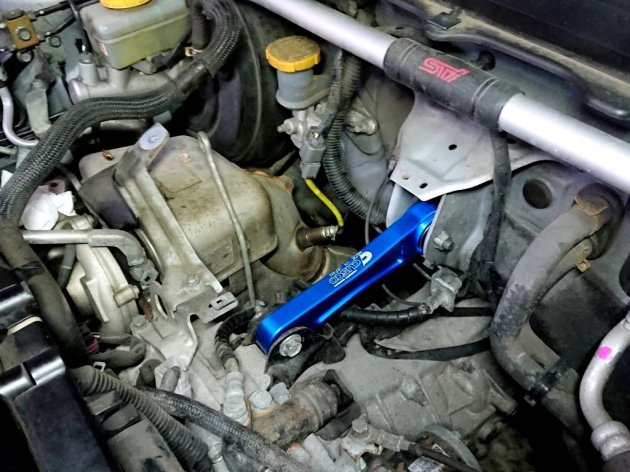 インプレッサ GH8 EJ20 CUSCO ピッチングストッパー 取付です！｜車の