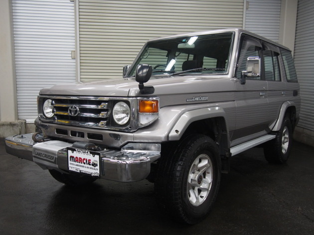 ランクル76後期ZX純正シルバーのきれいな車両です！希少5MT＆純正