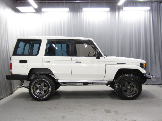 ランクル77ZXリフトアップ公認！全塗装033ホワイトナローボディ