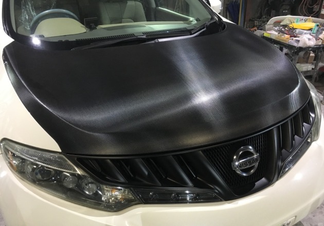 日産ムラーノ メッキグリルを艶消しブラックにしてイメージチェンジ