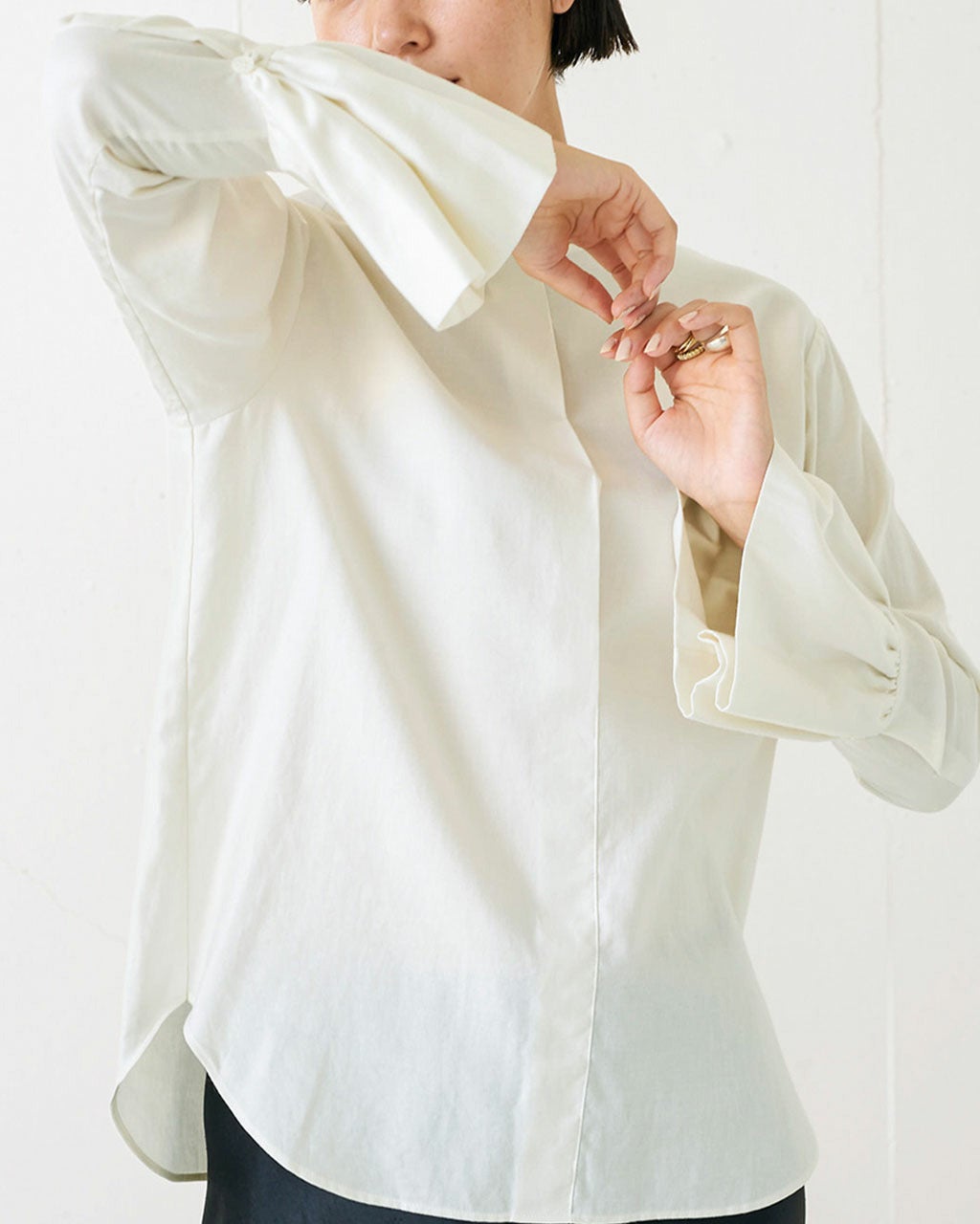 ワッシャーサテン・フレアスリーブブラウス/DoCLASSE