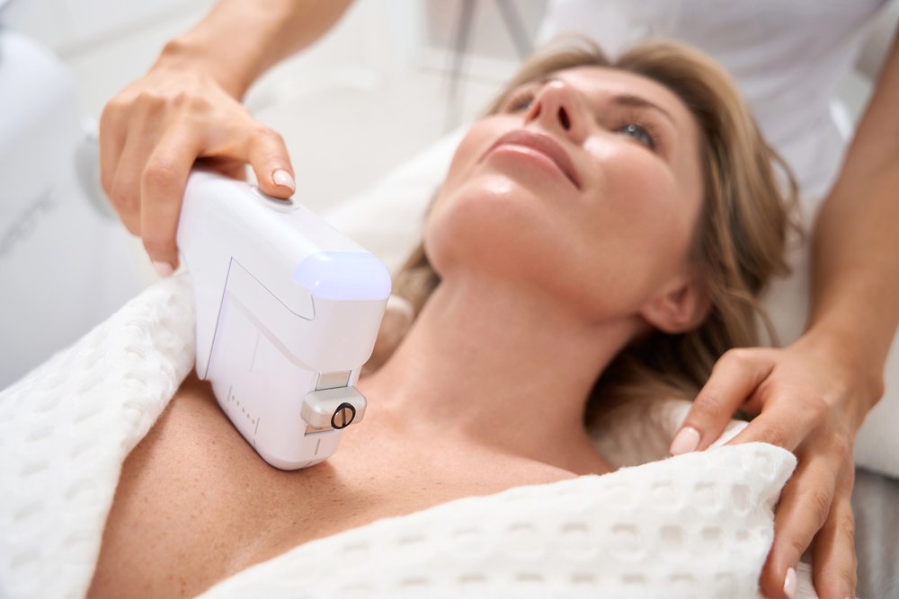 Everything you need to know about non-surgical skin tightening - V