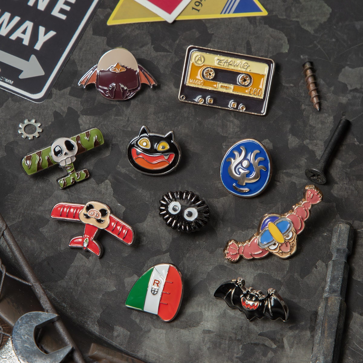 GBL】天空の城ラピュタ デザインピンバッジ 飛行石 | どんぐり共和国