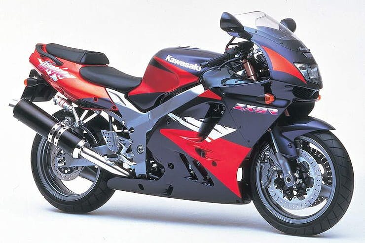 Kawasaki ZX-9R Review (1994-1997) + Buying Guide & Tips