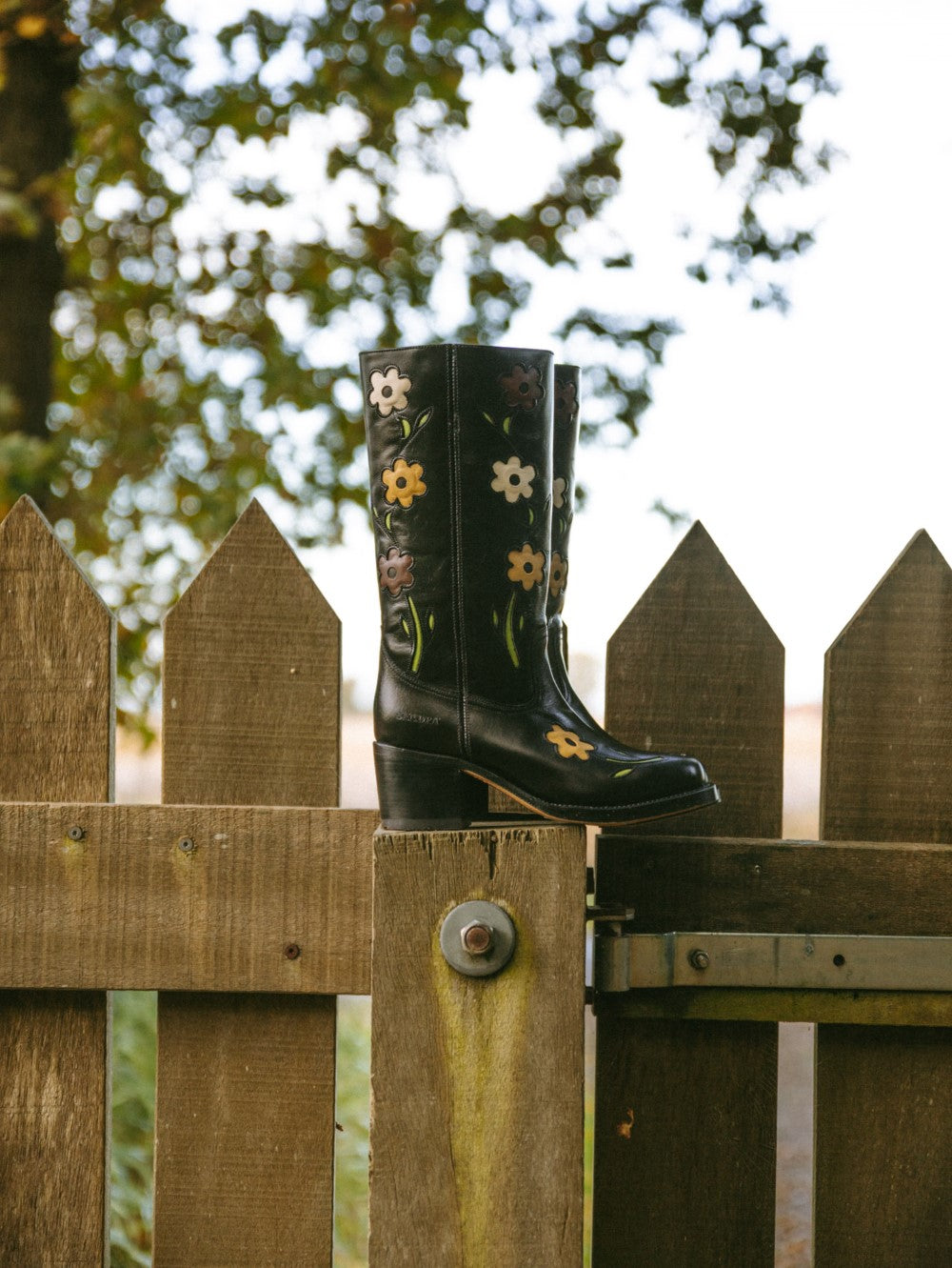 Flower Boots Neutral Black – Dandelie