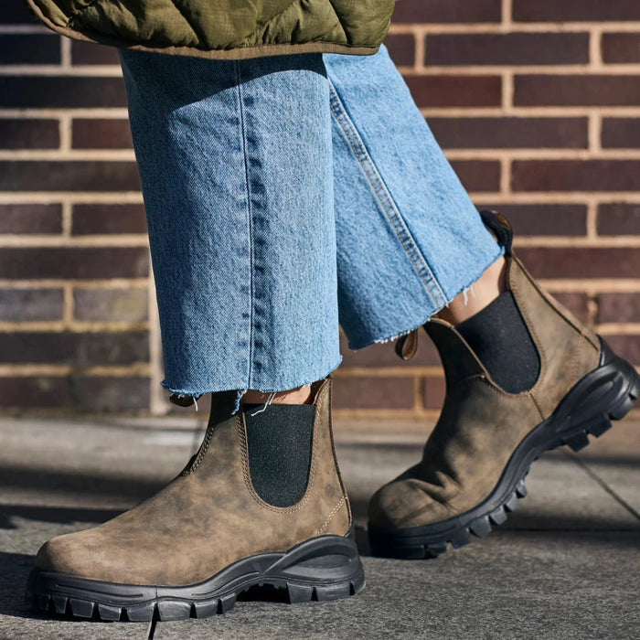 BLUNDSTONE CHELSEA LUG BOOT | EVERYDAY CLASSIC PULL ON | DANFORM