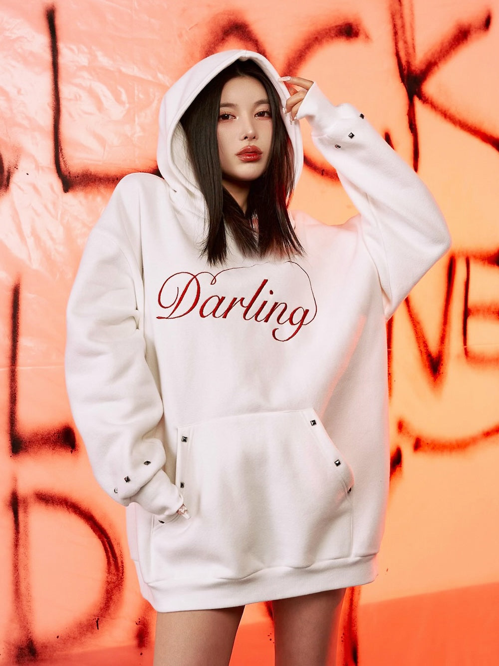 グラフィックスタッズフーディー – Darich (ダーリッチ)