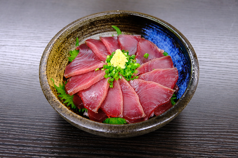 カツオの一本釣り水揚げ日本一の御前崎・日光水産のS1等級カツオ