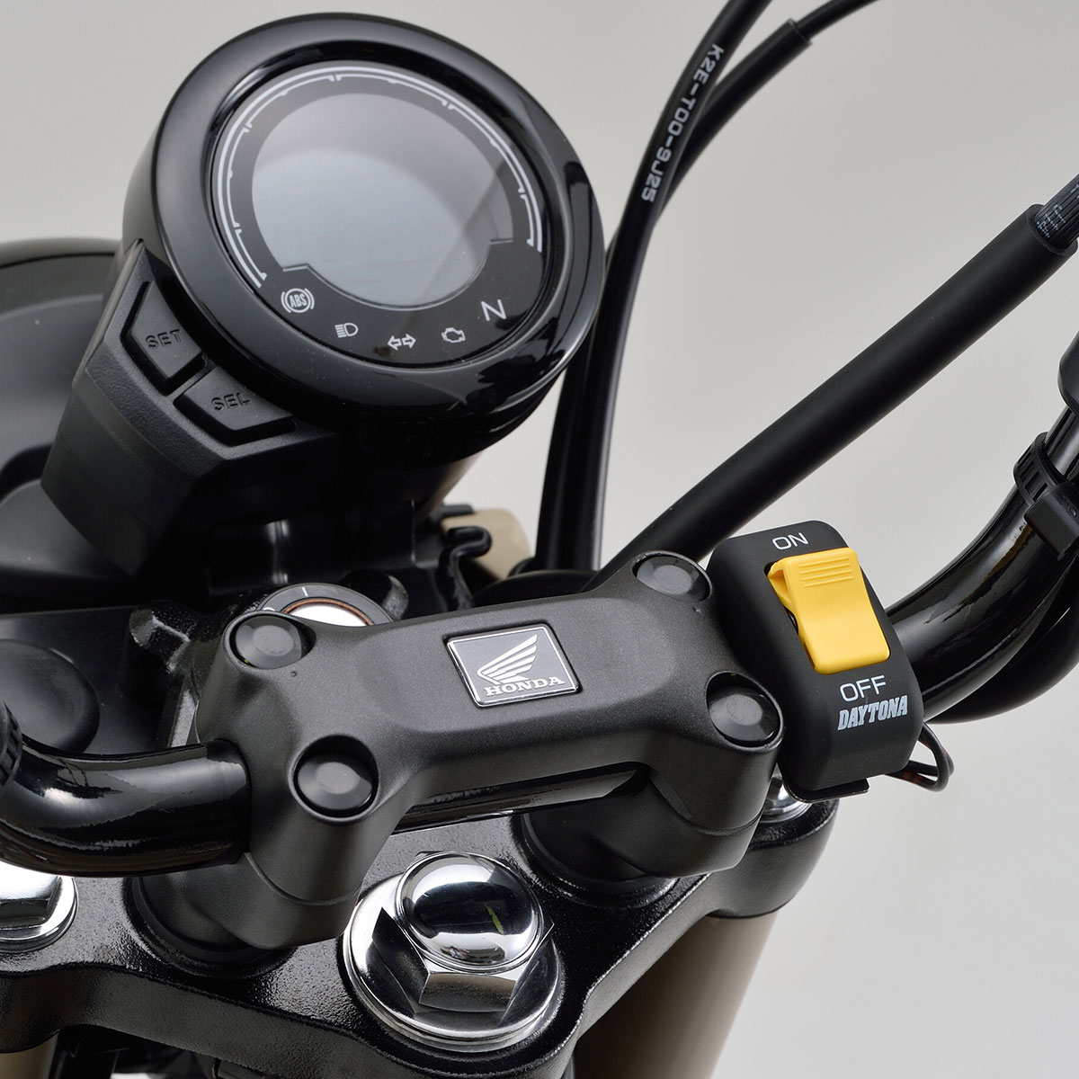 DAYTONA ユニバーサルON/OFFスイッチ ハンドルクランプType φ22.2用
