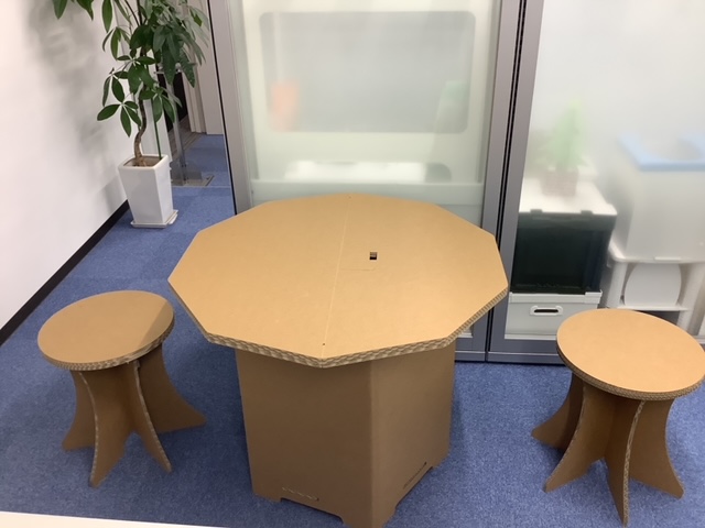 強化段ボール製 多機能テーブル