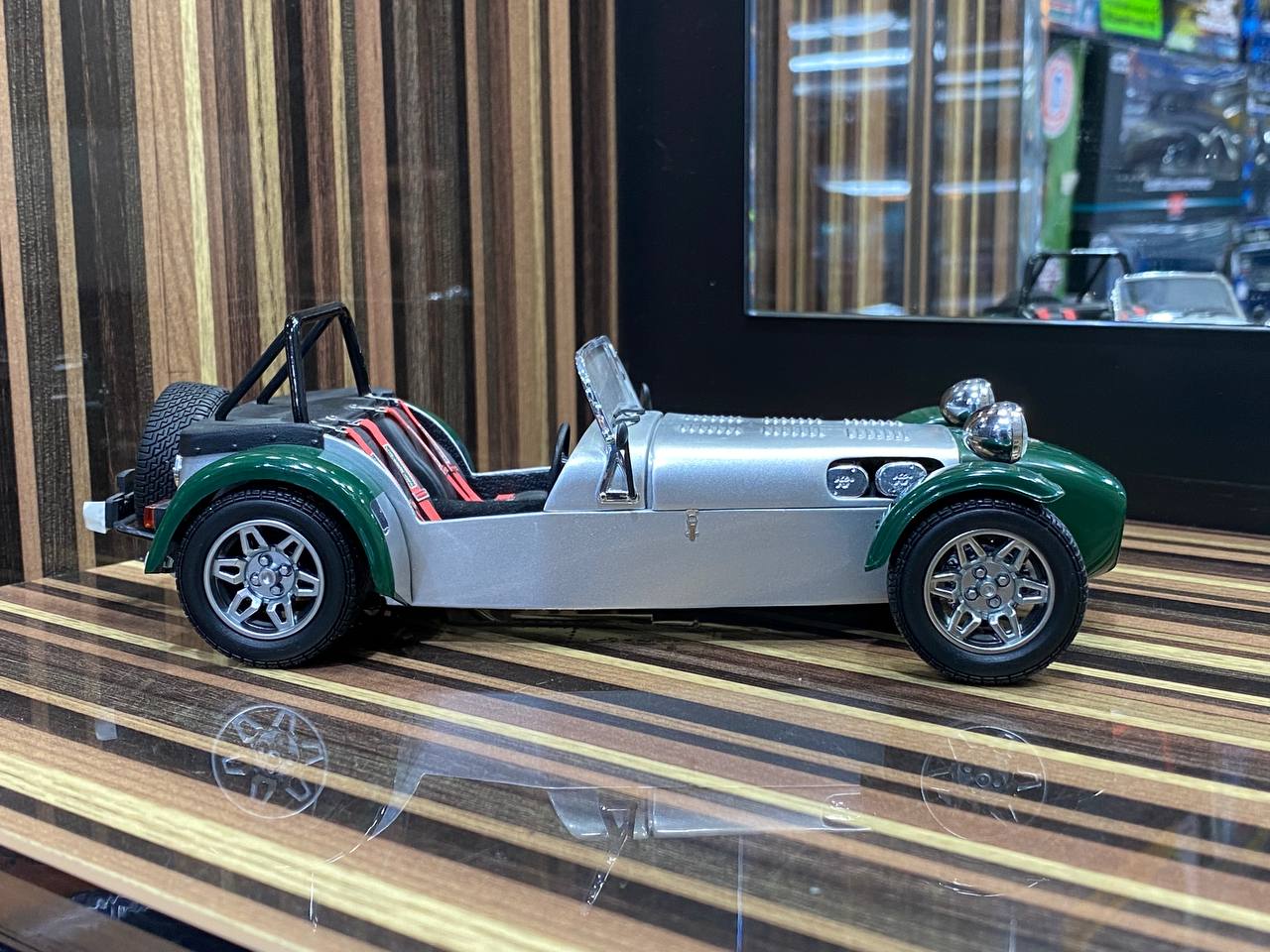 京商 1/18CATERHAM SUPER SEVEN CYCLE FENDER 京商 1/18CATERHAM SUPER