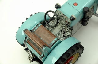 ブリキのオモチャ KOVAP トラクター