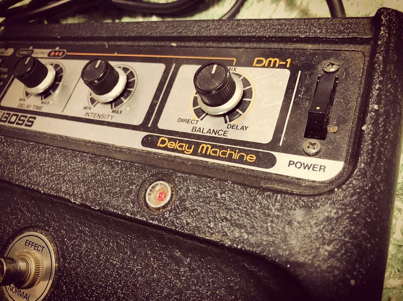 最古のアナログディレイエフェクター！BOSS DM-1 Delay Machineを