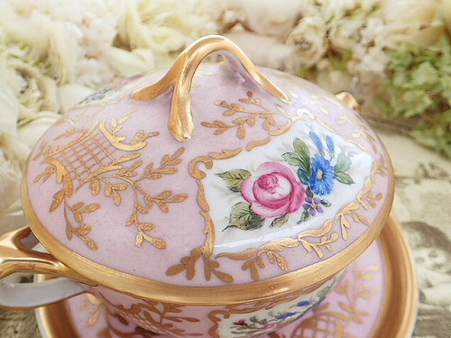 リモージュ 麗しのボンボニエール - 薔薇と天使のアンティーク