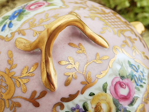 リモージュ 麗しのボンボニエール - 薔薇と天使のアンティーク