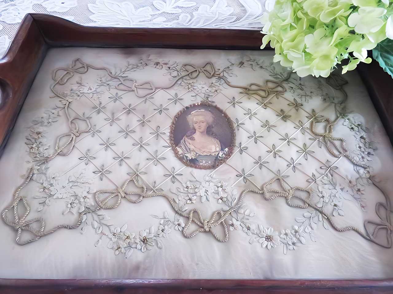 甘美 リボンワーク刺繍 木製ガラストレイ - 薔薇と天使のアンティーク