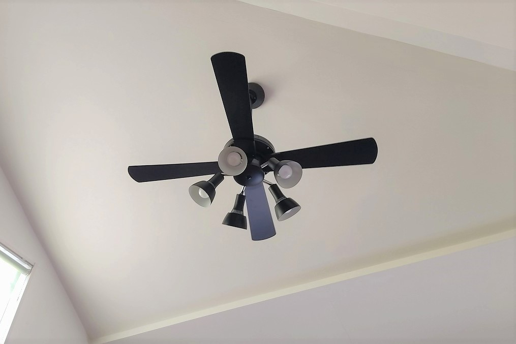 CIRCULIGHT 天井取り付けファン CIRCULIGHT 天井取り付けファン Amazon.co.jp : シーリングファン