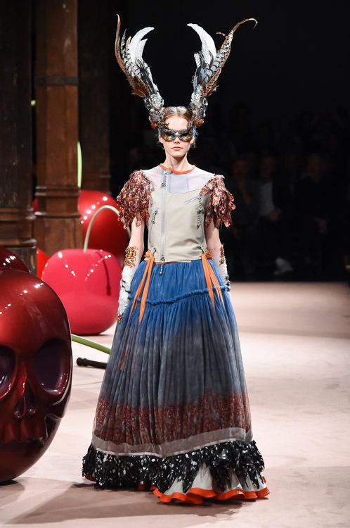 アンダーカバーの展覧会「LABYRINTH OF UNDERCOVER」東京・初台で開催