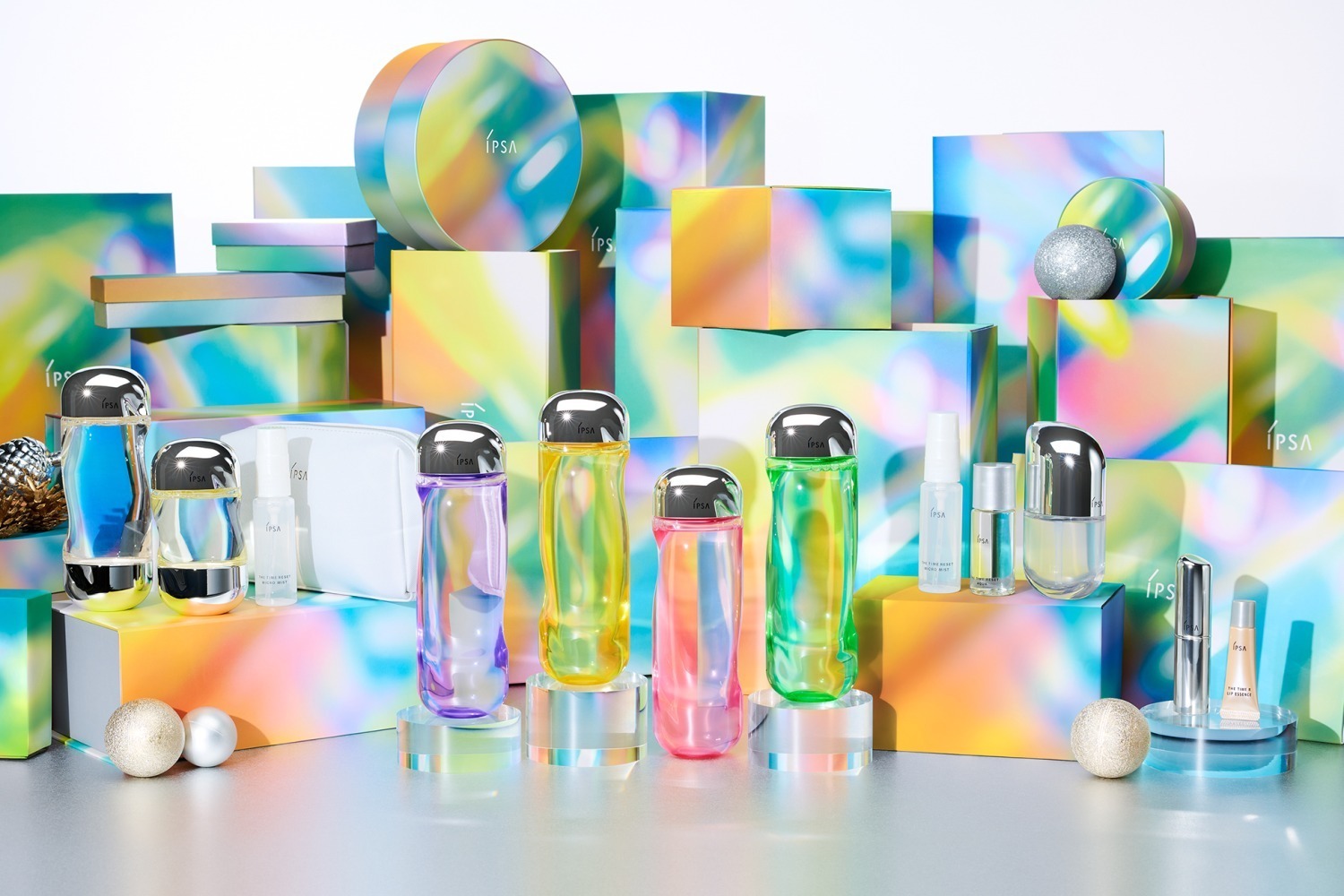 イプサ23年クリスマスコフレ、薬用化粧水「ザ・タイムR アクア」を備え