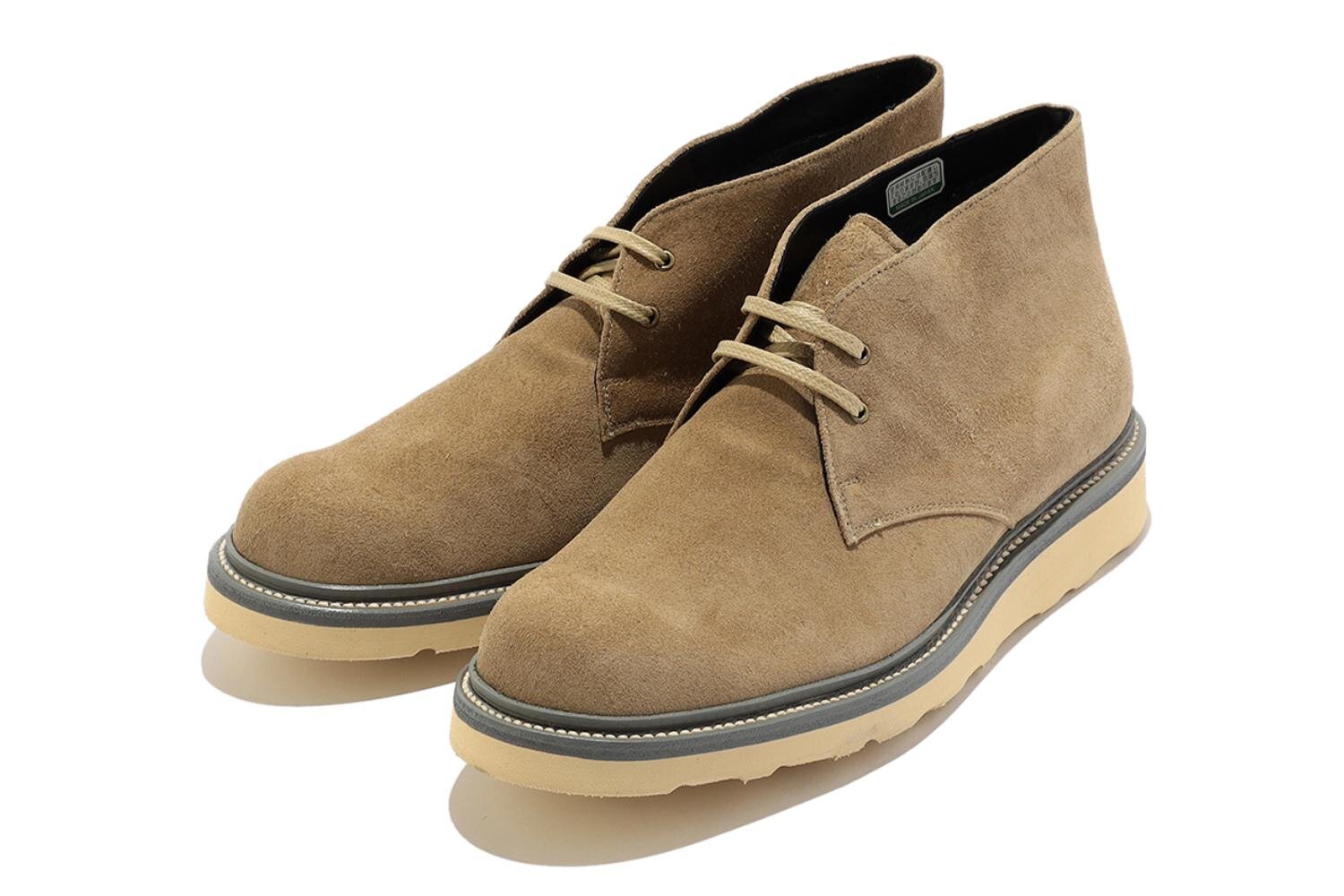 ナナミカ×リーガル“サンドベージュ”のレザーチャッカブーツ