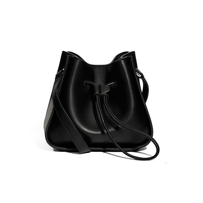 3.1 フィリップ リムの新バッグ「ソレイユ」ミニバケットドロー