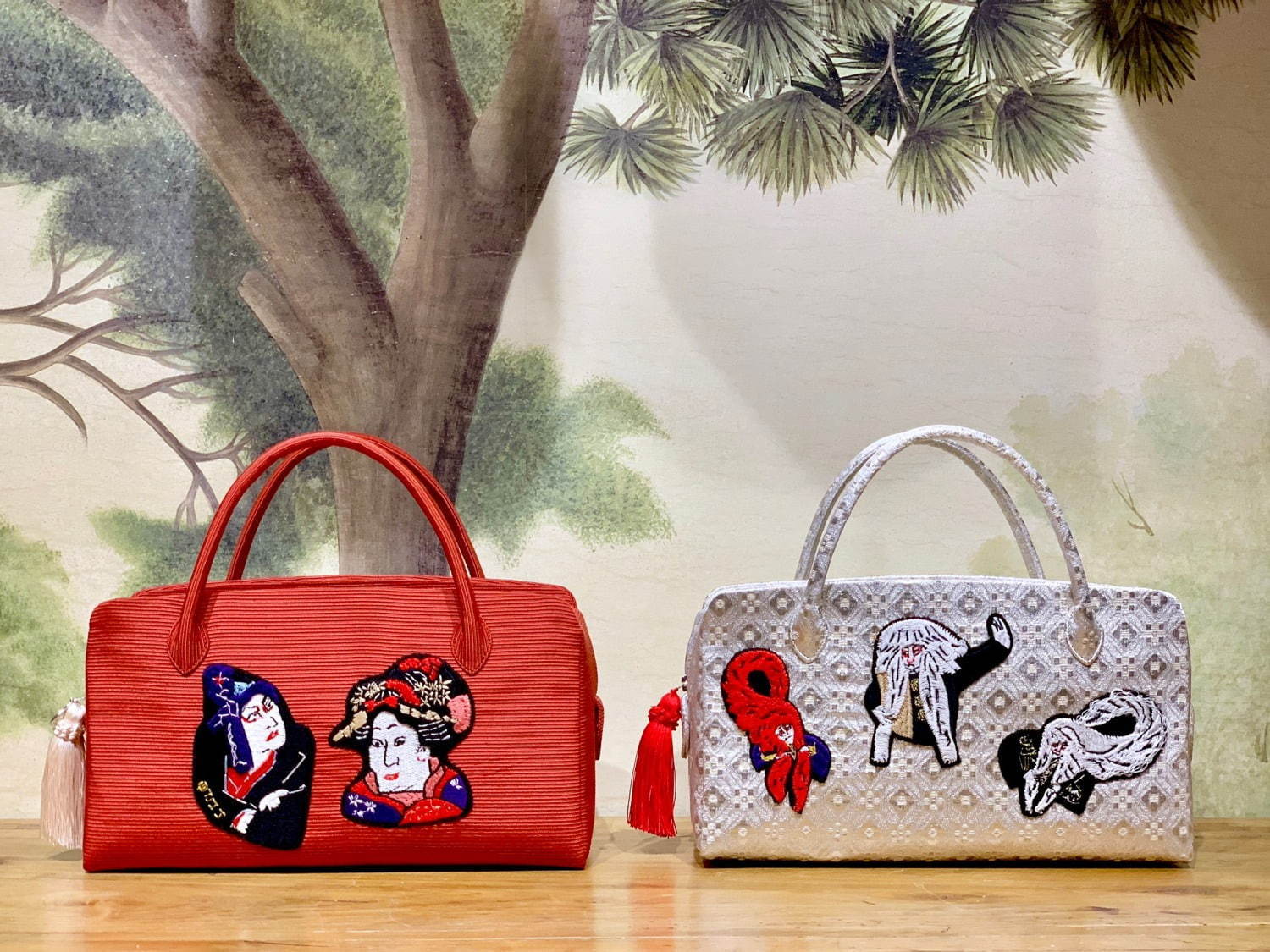 ケイタマルヤマ「利休バッグ」の新作、アーカイブ地＆ビーズ刺繍などで