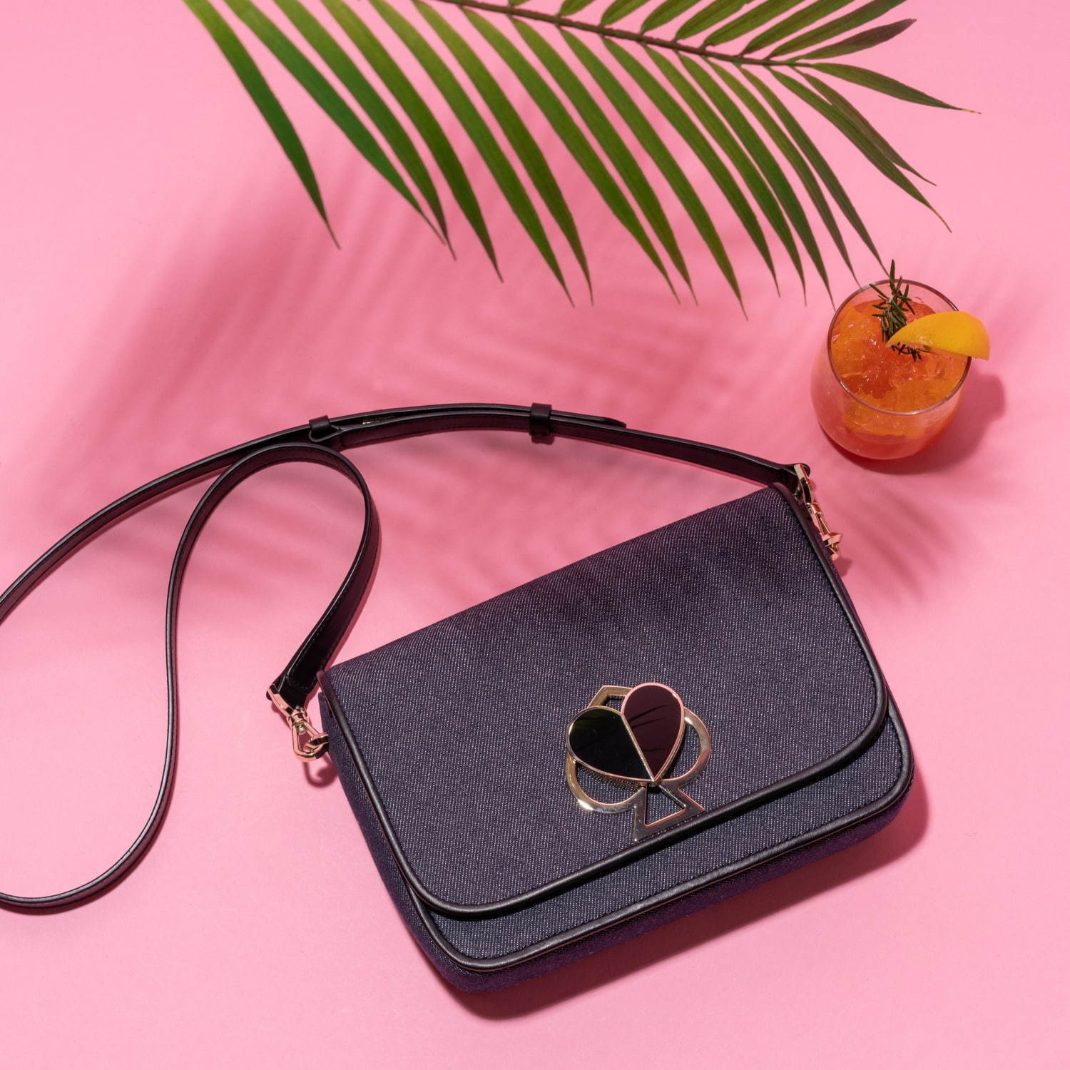 ケイト・スペード初の日本限定バッグ「ニコラ デニム」スペードから