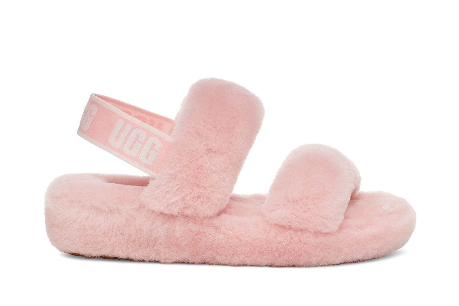 UGGの“厚底ソール＆ふわふわファー”サンダル、ピンクやブルーなど