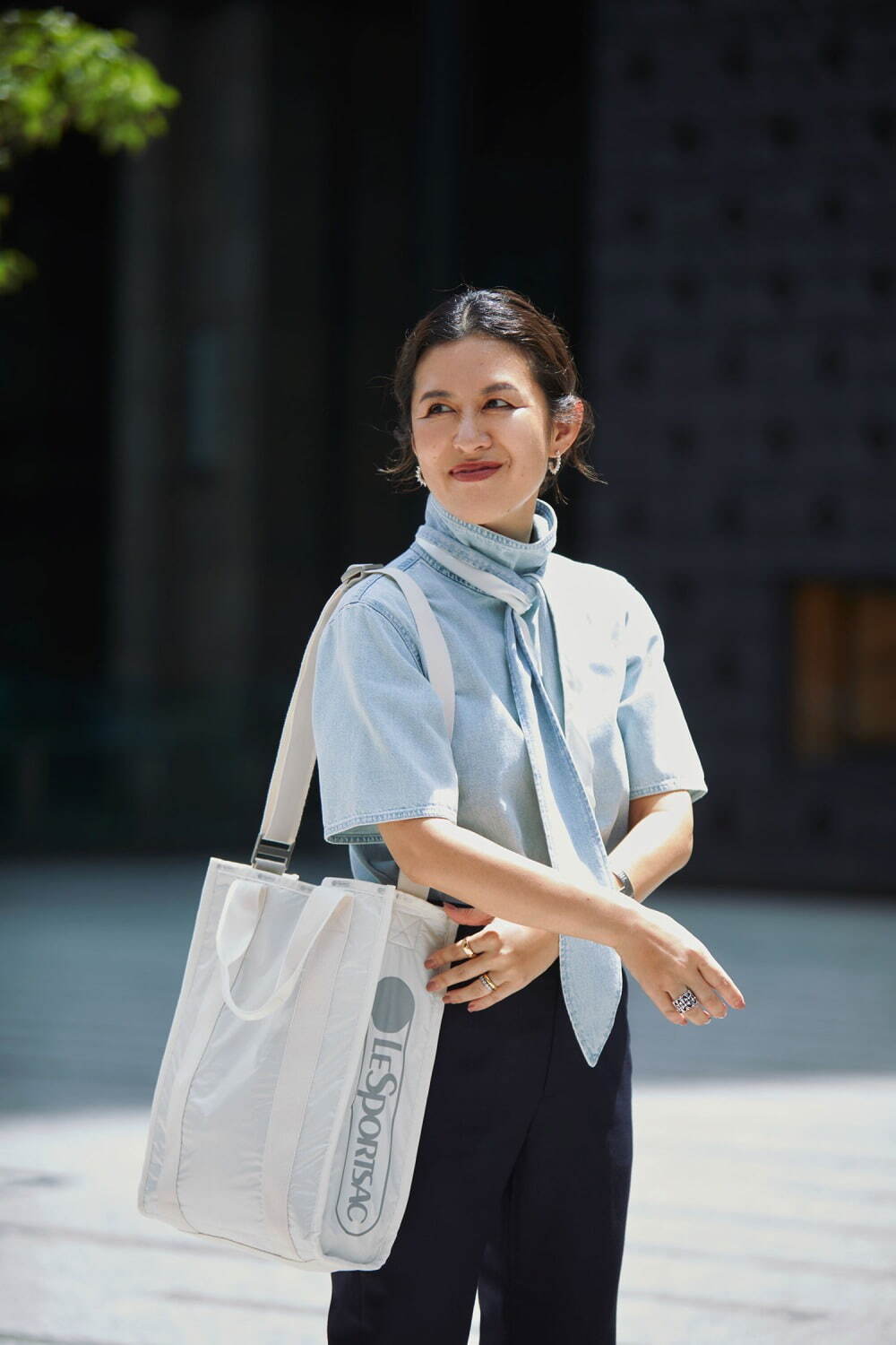 レスポートサック“超軽量”「エッセンシャル」シリーズ、スタイリスト