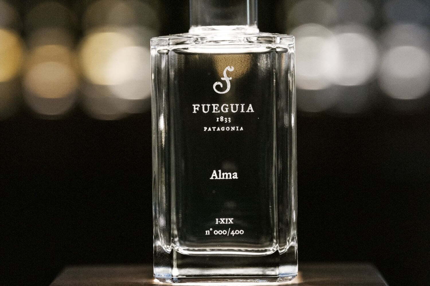 フエギア 1833、青春に着想した新作フレグランス - 儚くも繊細な