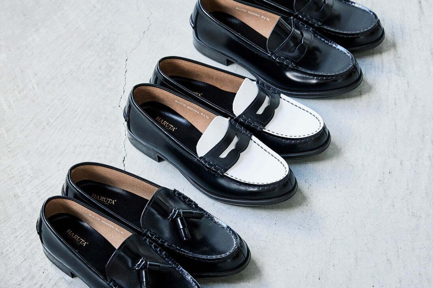 ビーミング by ビームス×ハルタのローファー、タッセル付きやホワイト