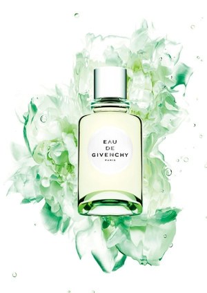 ジバンシイ永遠のフレグランス「オーデ ジバンシイ」一新、リゾートへ