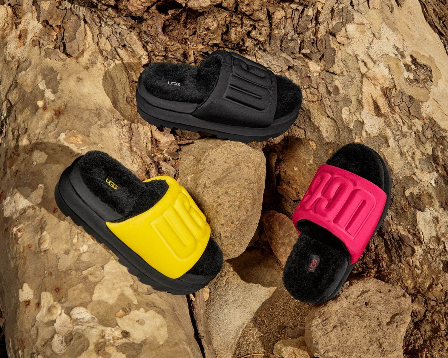 アグ新作“透明ソール”のふわふわシューズ＆“カラフルなチェック柄”の