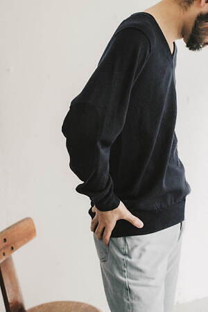 メンズニットブランド「ナヤット」からレショップ限定Vネックニット