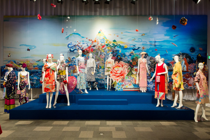 表参道で丸山敬太20周年祭「丸山景観」全集大成展 - ドリカムの衣装