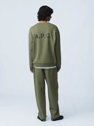 A.P.C.のロンハーマン限定スウェットセットアップ、軽量快適素材