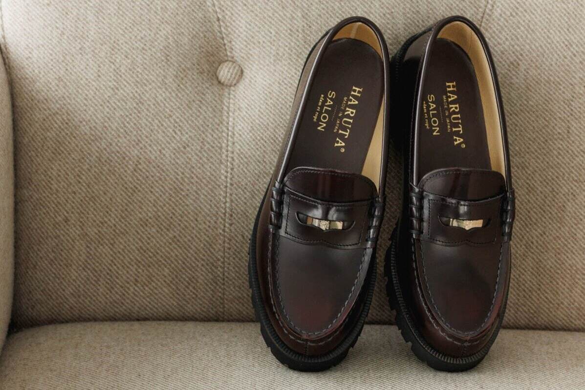 ハルタ×ランバン オン ブルー、“タッセル揺らめく”光沢感ガラス加工