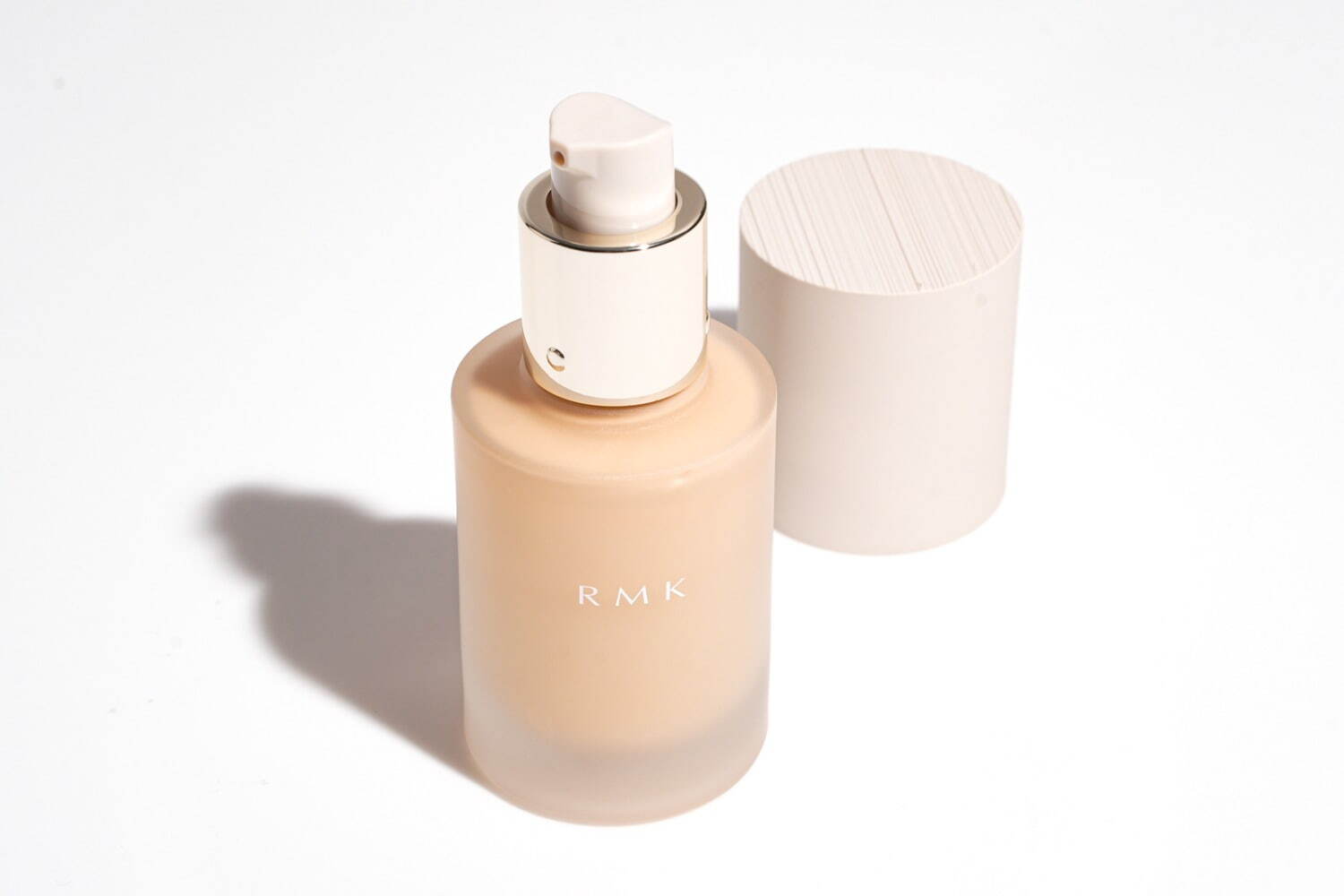 RMK2025年秋コスメ、名品ファンデーション“ひと塗りでOK”自然な立体感