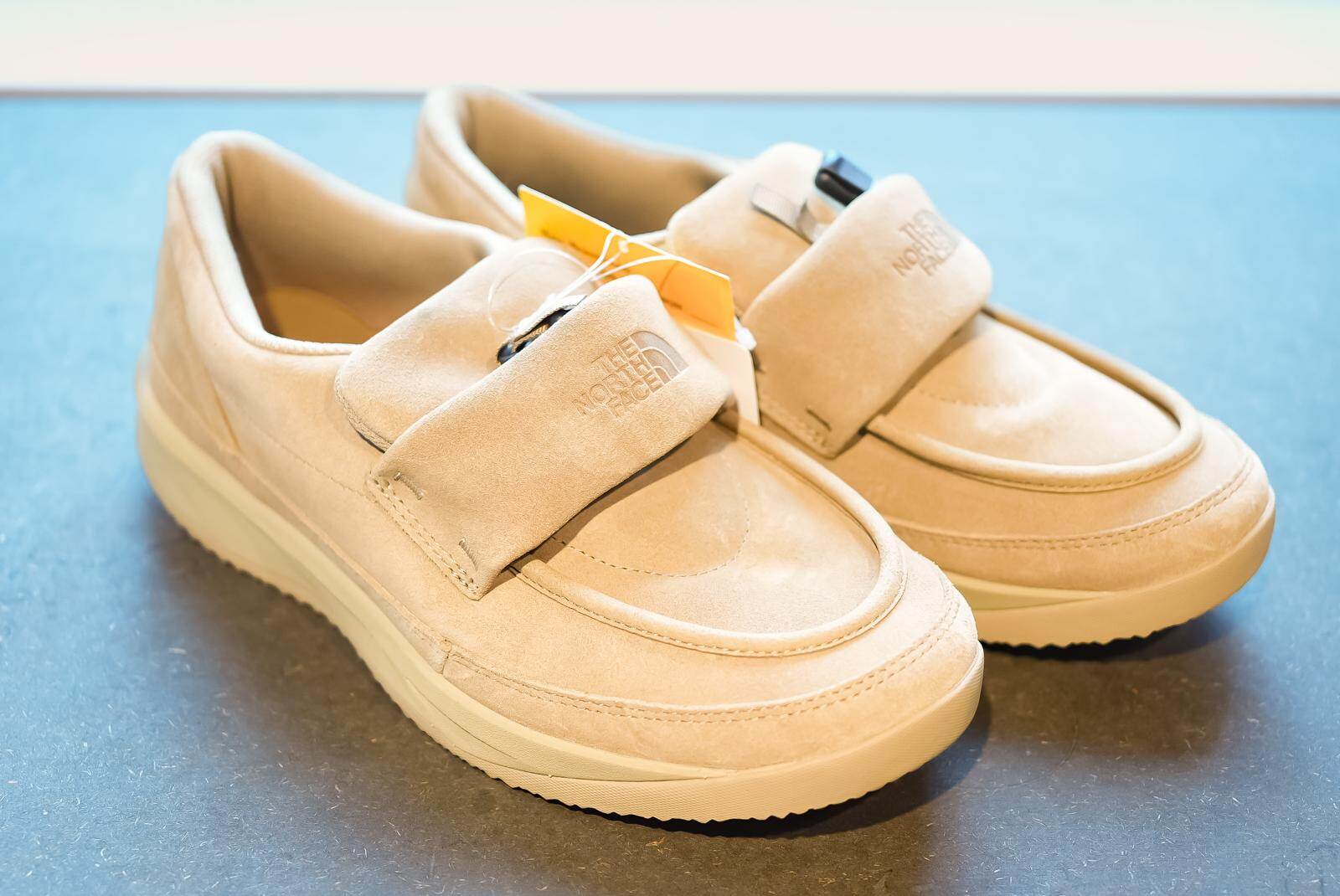 ザ・ノース・フェイス“光沢サテン”の防水ヒールブーツ＆ふっくら