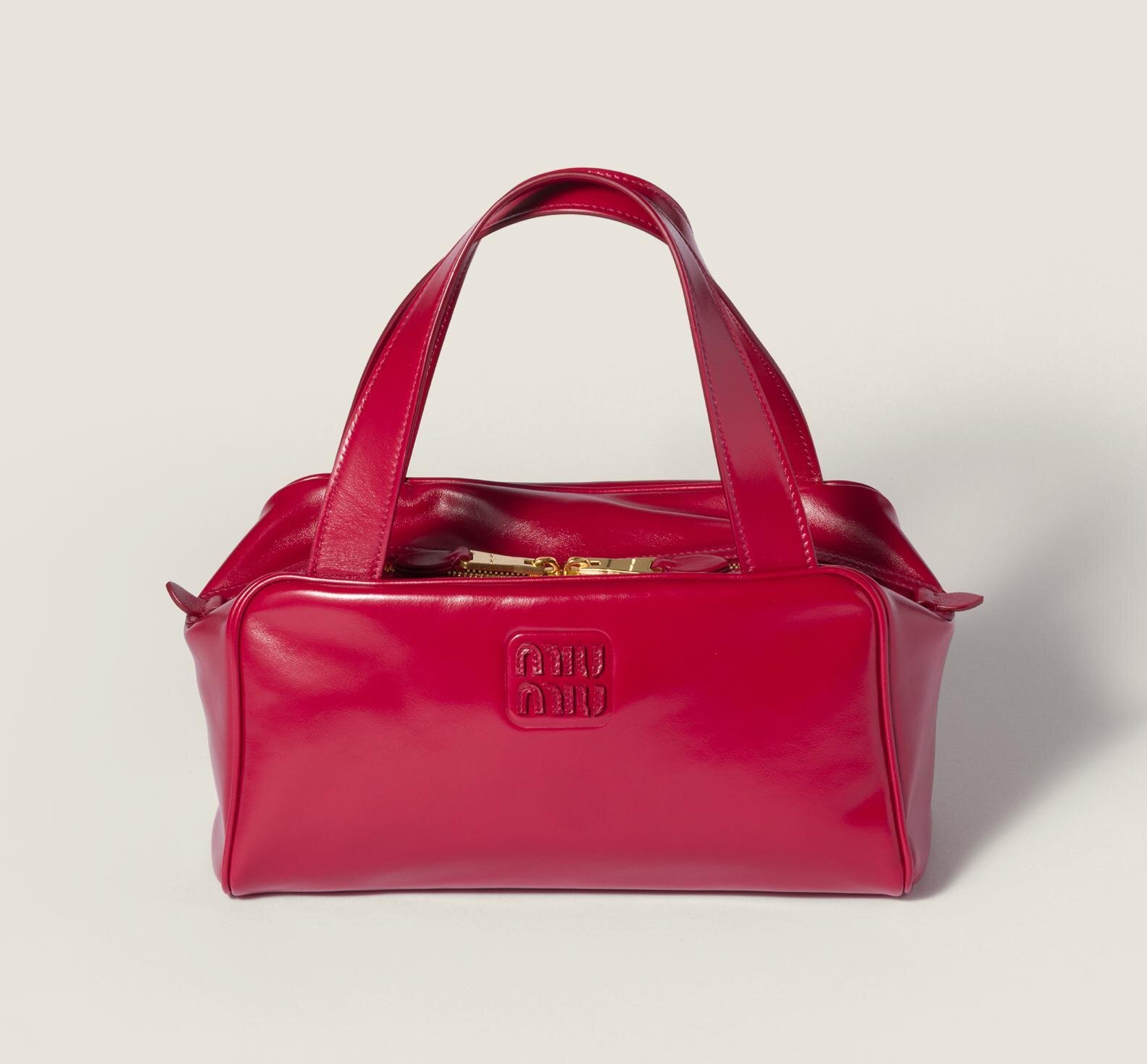 ミュウミュウのスクエア型ミニハンドバッグ、光沢レザーorヴィンテージ