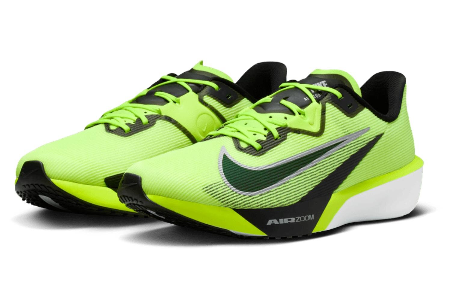 ナイキの”駅伝”着想ランニングシューズ、ライムグリーンの「アルファ