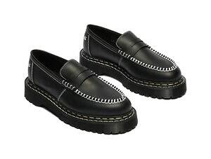 ドクターマーチン“ダブルステッチ”の厚底ブーツやローファー、ホワイト