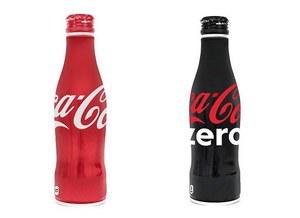 コカ・コーラ」ボトルのアート展が東京で開催、入場無料 - アルミ製
