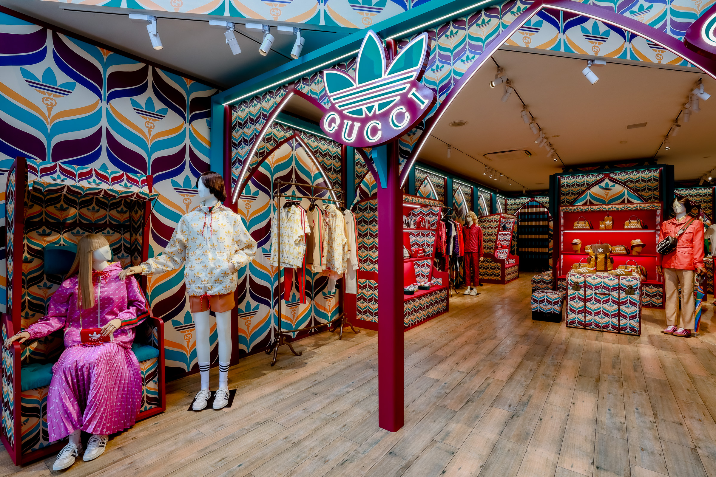 アディダス×グッチ」のポップアップショップが国内5ヶ所で開催、定番
